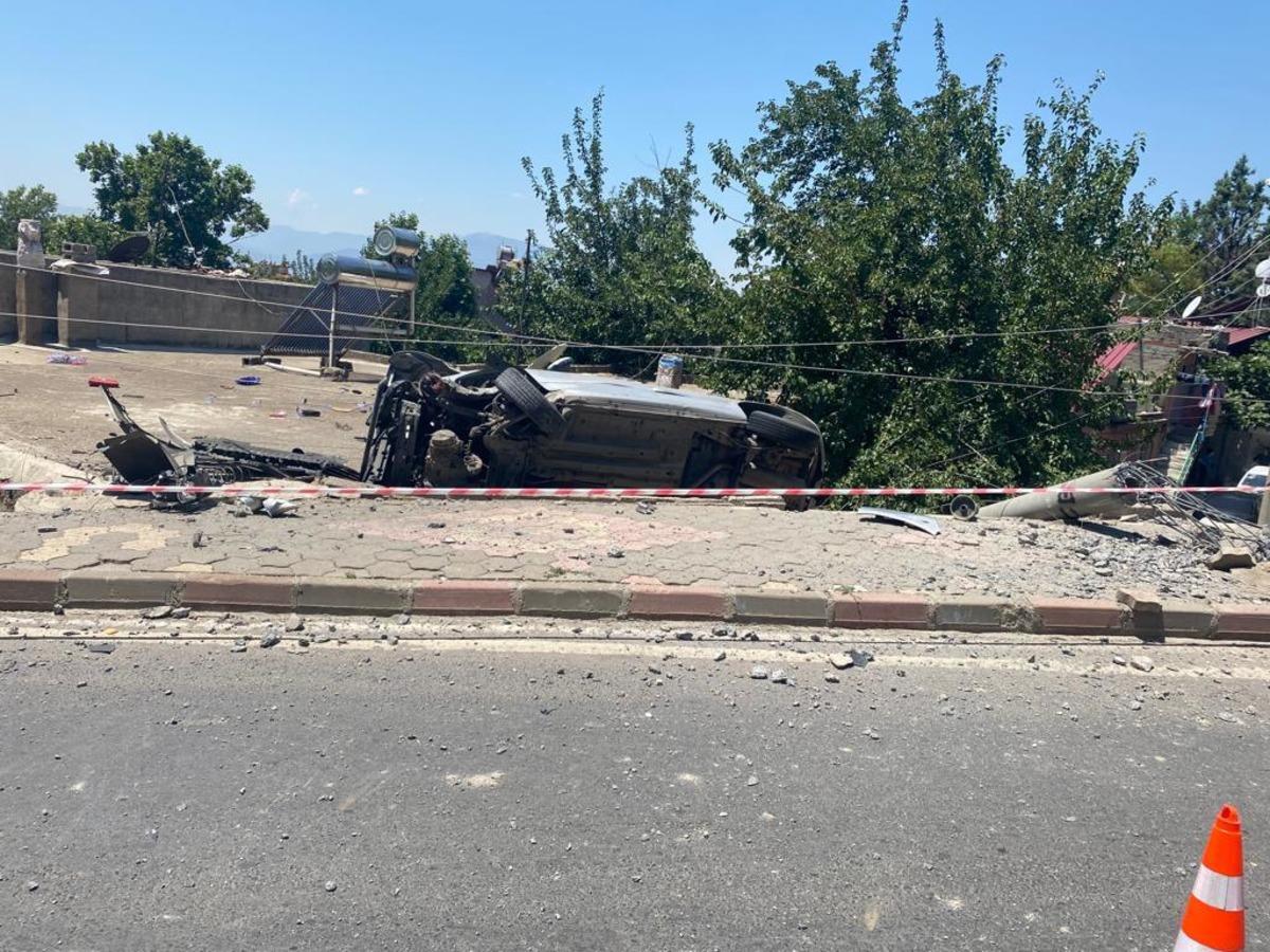 Kahramanmaraş'ta devrilen otomobildeki 2 kişi yaralandı