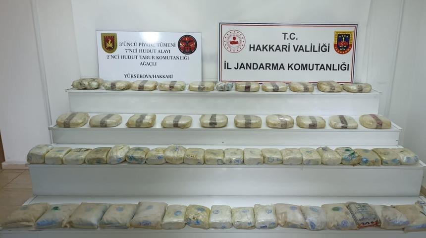 Hakkari'de 69 kilogram uyuşturucu ele geçirildi