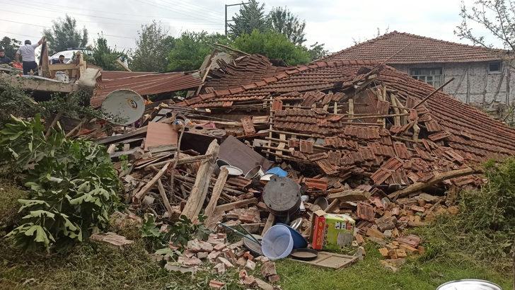 Kocaeli'de 2 katlı ev çöktü G1