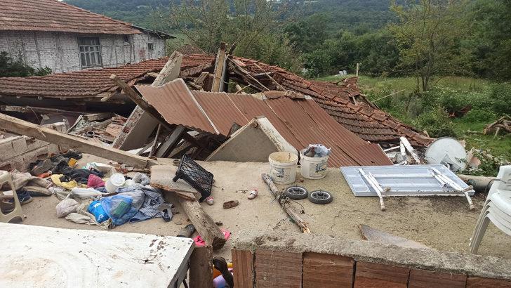 Kocaeli'de 2 katlı ev çöktü G3