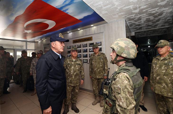 Bakan Akar ve beraberindeki TSK komuta kademesi, güvenlik korucularının bayramını kutladı G4