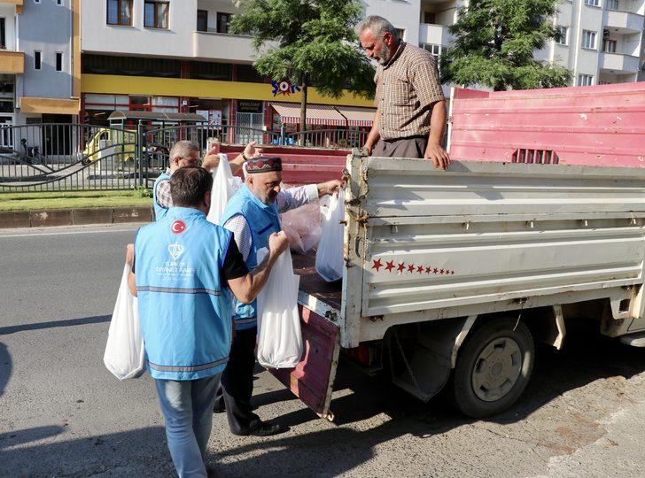 TDV, Trabzon'da 784 hisse kurban etini ihtiyaç sahiplerine dağıttı G2
