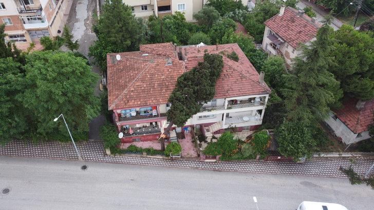 Bilecik'te şiddetli yağış ve fırtına hasara yol açtı G2