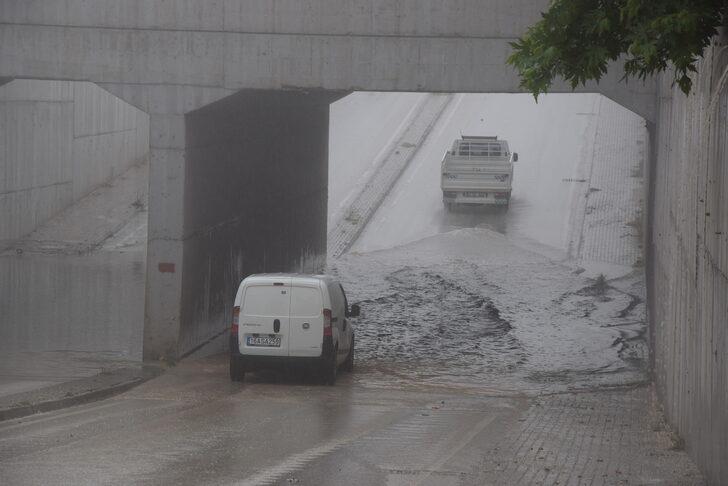 Bilecik'te şiddetli yağış ve fırtına hasara yol açtı G4