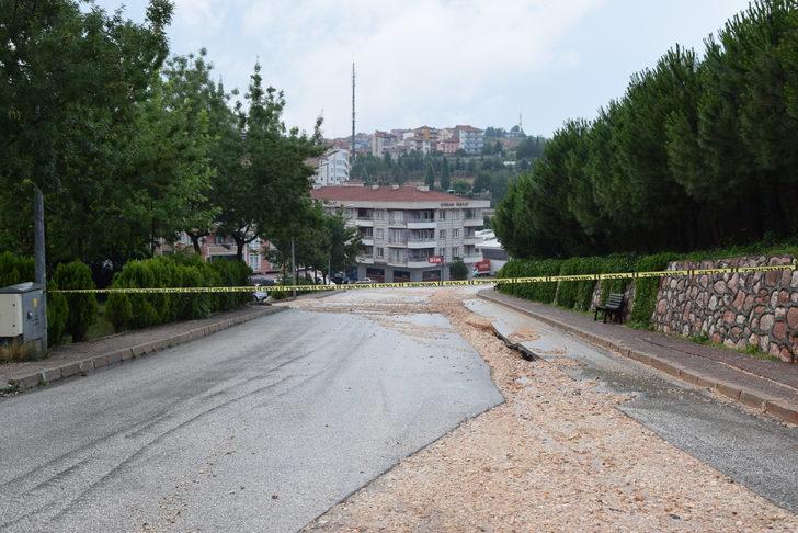 Bilecik'te şiddetli yağış ve fırtına hasara yol açtı G5