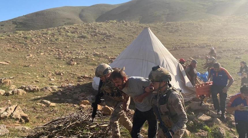 Tunceli'de mide kanaması geçiren kişi helikopterle hastaneye kaldırıldı