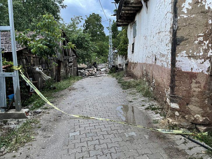 İki şehir kabusu yaşadı: Araçlar yolda kaldı, evleri su bastı! Acı haber geldi, 1 kişi selde hayatını kaybetti G3