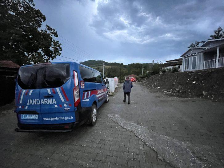 İki şehir kabusu yaşadı: Araçlar yolda kaldı, evleri su bastı! Acı haber geldi, 1 kişi selde hayatını kaybetti G5