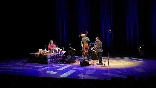 Crosscurrents Trio, CRR'de konser verdi