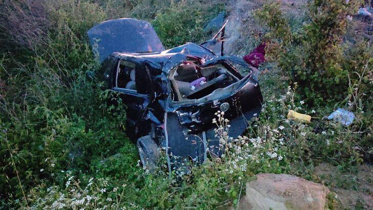 Sakarya'da takla atan otomobildeki anne öldü, ikiz bebekleri ve eşi yaralandı G1
