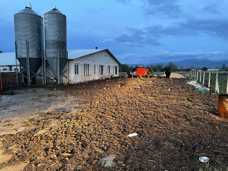 Bolu Valisi Erkan Kılıç, Göynük'te taşkın yaşanan alanları inceledi: G1