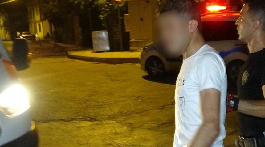 Alışveriş yapan kadına laf atınca hem kocasından hem de vatandaşlardan meydan dayağı yedi