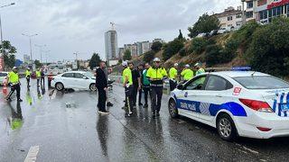 İstanbul Maltepe'de zincirleme kaza! 10 araç birbirine girdi, yaralılar var