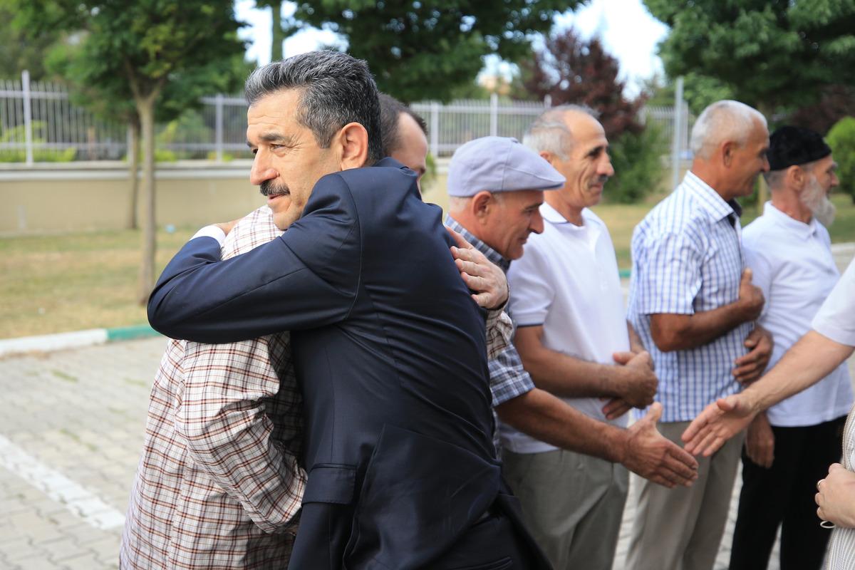 Kırklareli Valisi Birol Ekici, savaş mağdurlarıyla bayramlaştı