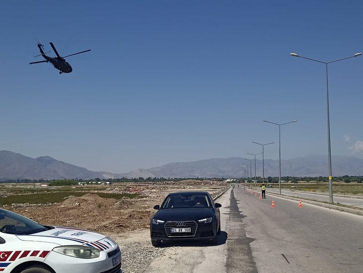 Erzincan'da jandarma ekipleri helikopterle bayram trafiğini denetledi G3