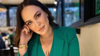 Sunucu Buket Aydın'ın tatil pozlarına yorum yağdı! Beğeni butonu çöktü...