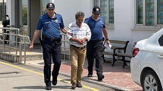 Adana'da klima motorunu çalması kameraya yansıyan zanlı yakalandı