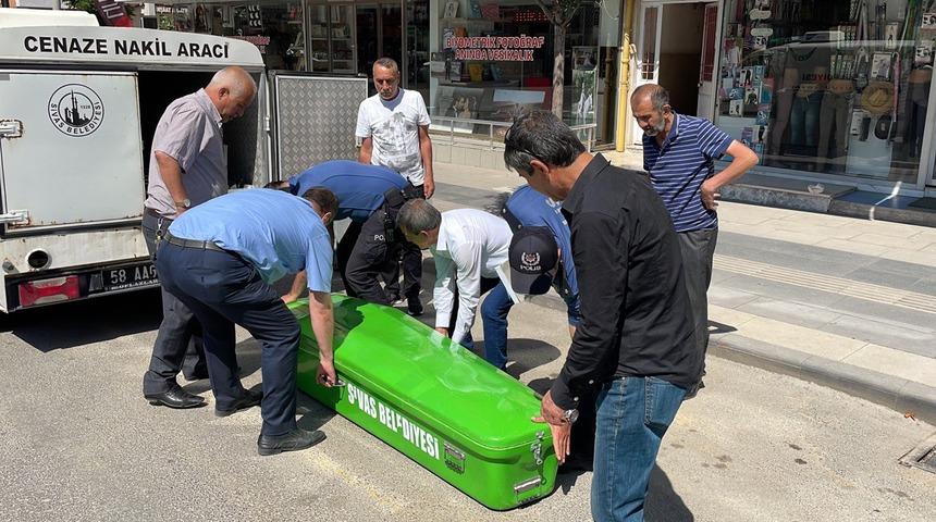 Sivas'ta bir kişi misafirliğe gittiği evde ölü bulundu