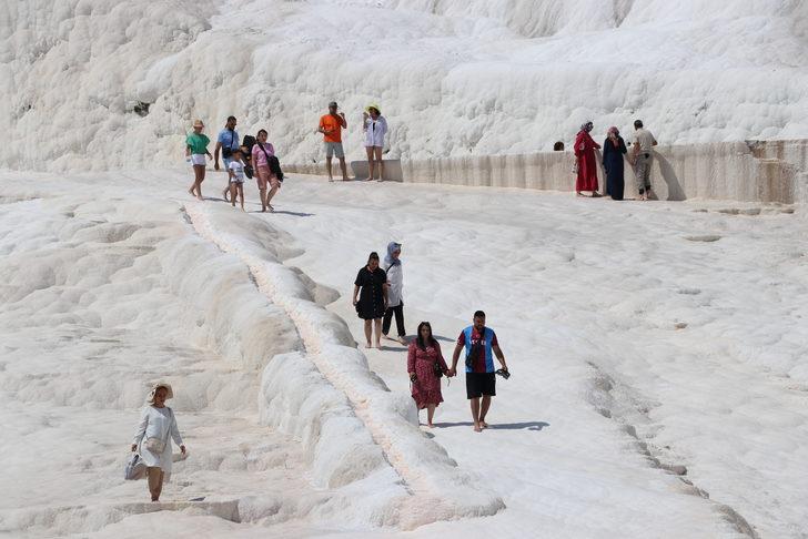 Pamukkale bayramda yoğun ziyaretçi ağırlıyor G4