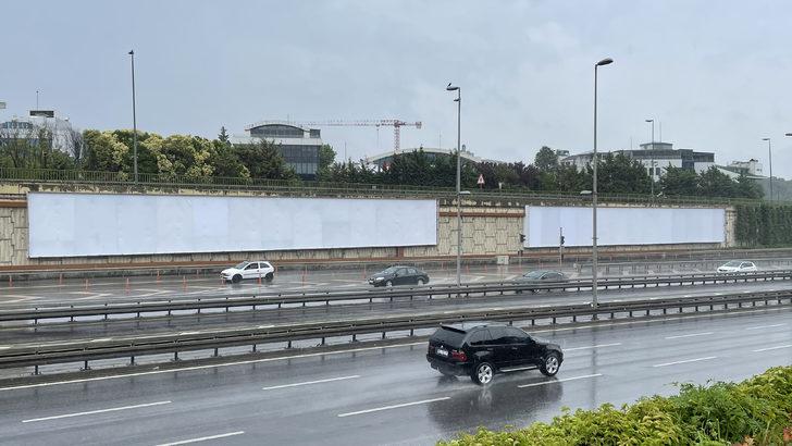 İstanbul'da İBB'nin kaldırdığı dikey bahçelerin yerine reklam panoları asıldı G3