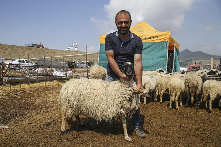 Başkentte bayramın ikinci günü kurban pazarlarındaki yoğunluk devam etti G2