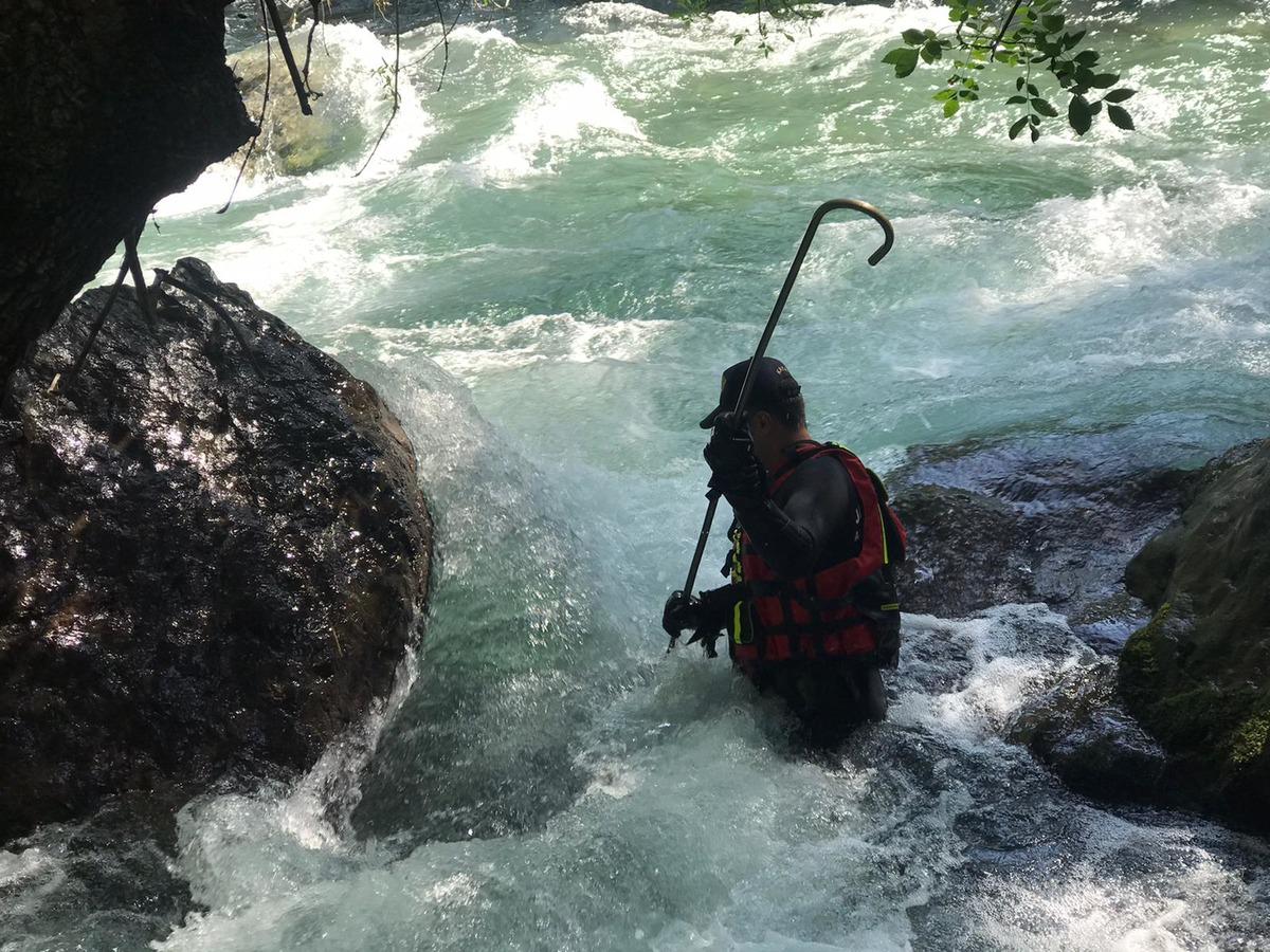 M&uuml;k&uuml;s &Ccedil;ayı'na d&uuml;şen hemşireyi arama &ccedil;alışmaları s&uuml;r&uuml;yor