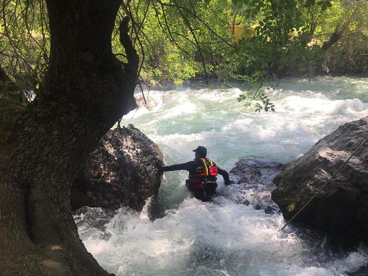 Müküs Çayı'na düşen hemşireyi arama çalışmaları sürüyor G2