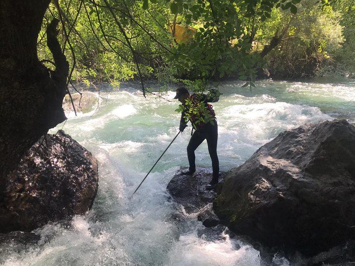 Müküs Çayı'na düşen hemşireyi arama çalışmaları sürüyor G5