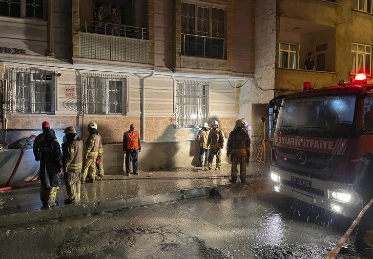 İstanbul'da gece etkili olan sağanakta dakikada 65 şimşek çaktı G4