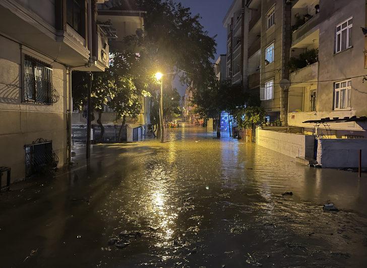 İstanbul'da gece etkili olan sağanakta dakikada 65 şimşek çaktı G5