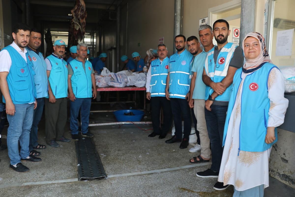 T&uuml;rkiye Diyanet Vakfı, Hatay'da ihtiya&ccedil; sahibi ailelere kurban eti dağıttı