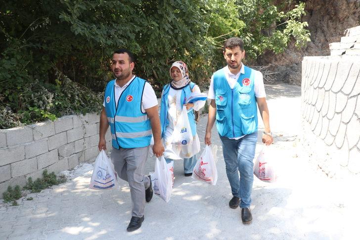 Türkiye Diyanet Vakfı, Hatay'da ihtiyaç sahibi ailelere kurban eti dağıttı G3