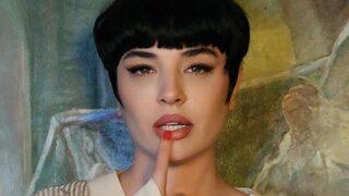 Gonca Vuslateri havuz başında poz verdi! Vasfiye teyze ne hale gelmiş