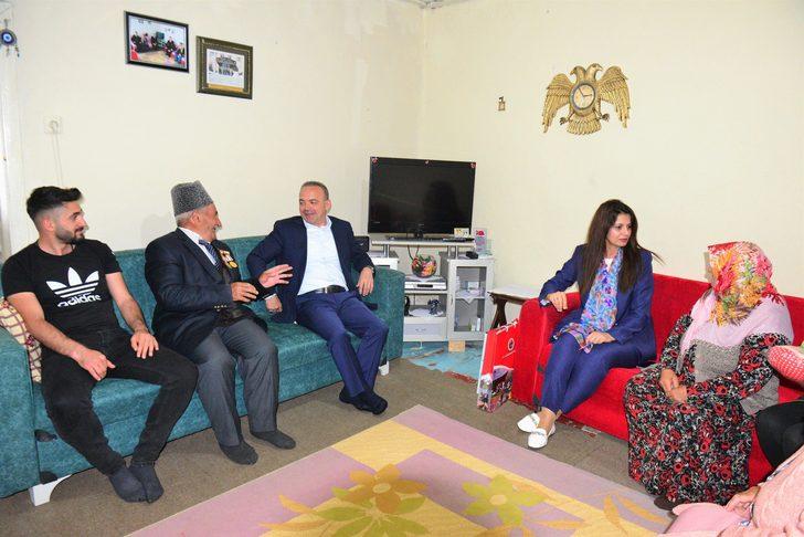 Ardahan ile Kars'ta şehit aileleri ve gaziler bayramda da unutulmadı G2