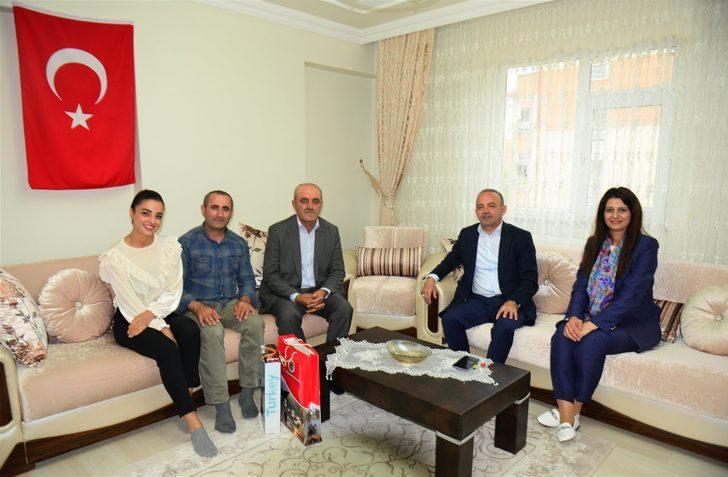 Ardahan ile Kars'ta şehit aileleri ve gaziler bayramda da unutulmadı G3