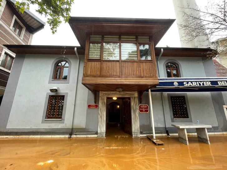 İstanbul'daki yağışta Sarıyer'deki bir camiyi su bastı G2