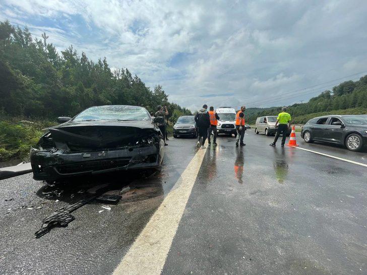 GÜNCELLEME - Düzce'de oto kurtarıcıdan düşen araca çarpan otomobildeki 1 kişi öldü, 4 kişi yaralandı G2