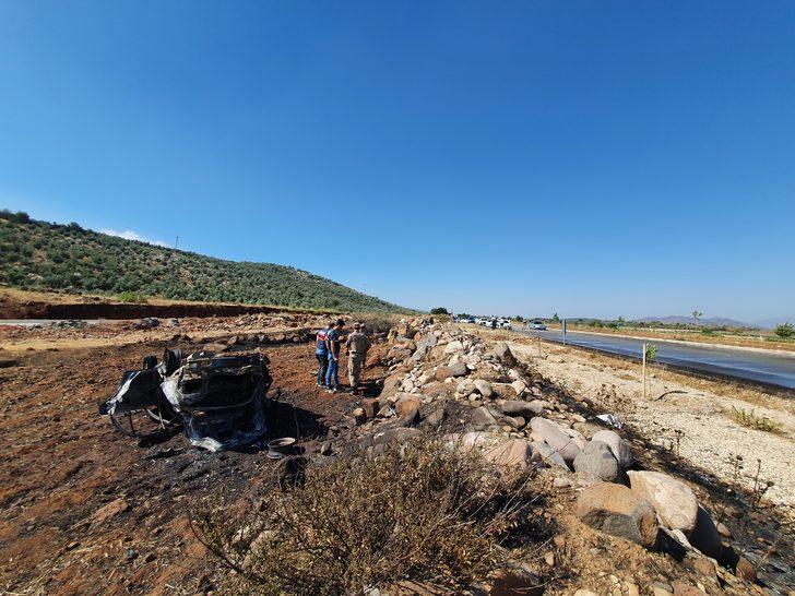 Hatay'da devrildikten sonra alev alan otomobildeki 4 kişi öldü, 2 kişi yaralandı G2