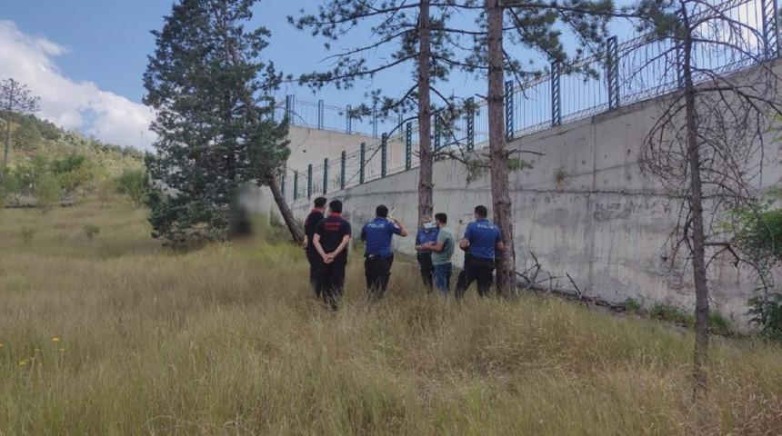 Kötü kokular geldiğini fark etti! Gittiğinde korkunç bir manzarayla karşılaştı