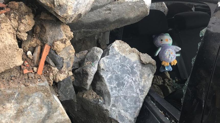 10 katlı binanın istinat duvarı çöktü! 2 bina tedbir amaçlı boşaltıldı