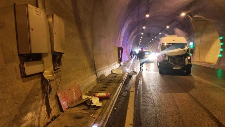 Mersin'de Boğsak Tüneli'ndeki zincirleme trafik kazası ulaşımı aksattı G3