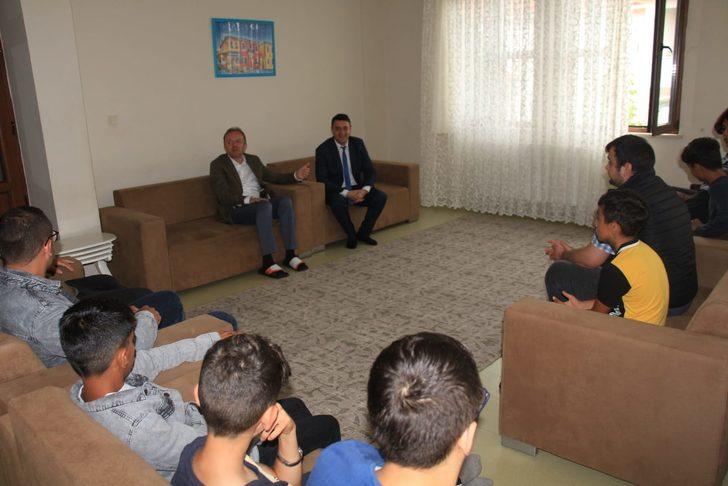 Bakan Yardımcısı Duran, Sakarya'da bayram ziyaretlerinde bulundu G3