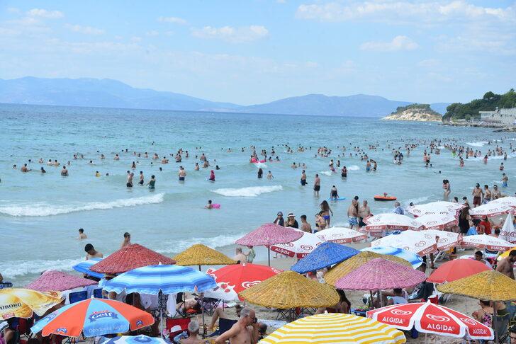 Kuşadası ve Didim'deki plajlarda bayram tatili yoğunluğu G3