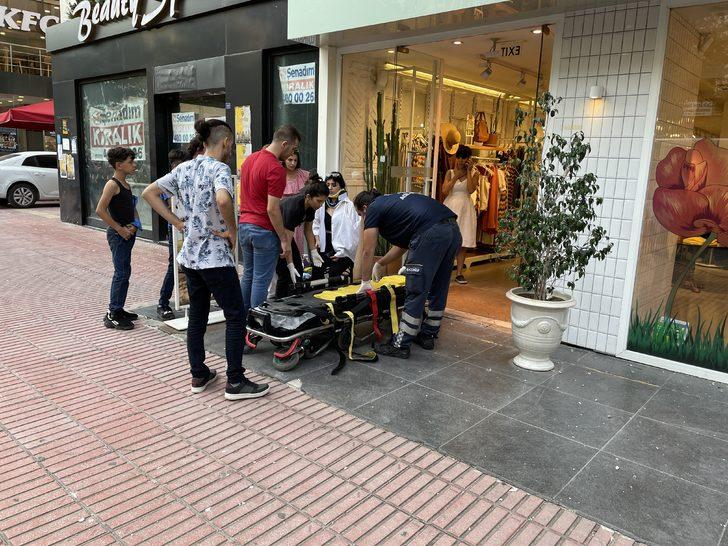 Adana'da, bir apartmandan düşen beton parçaları kafede oturan 2 kişiyi yaraladı G2