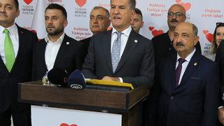 Atina'da Türk bayrağı açmıştı! Sarıgül'den Yunanistan Başbakanı Miçotakis'e çağrı