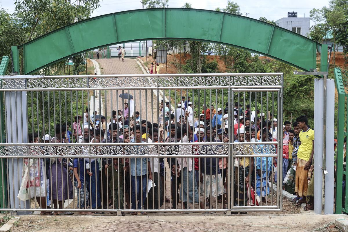 T&uuml;rkiye Diyanet Vakfı, Bangladeş'te vekalet yoluyla kurban kesimi ve dağıtımına başladı