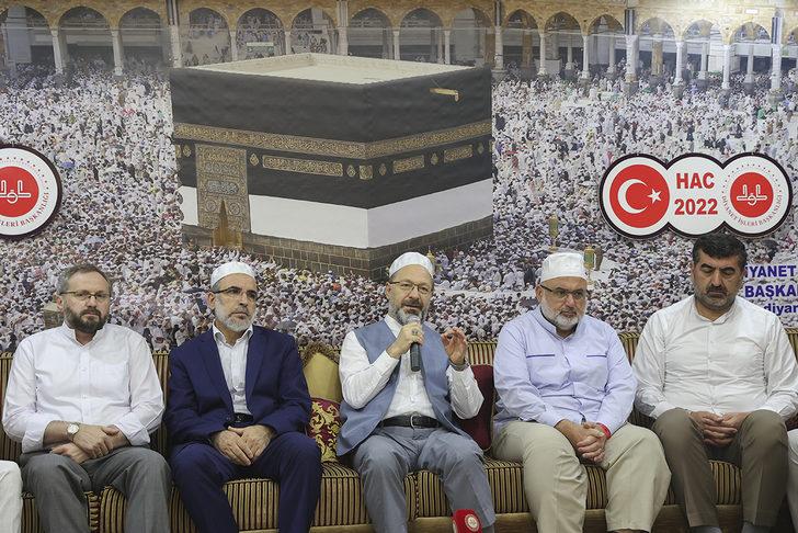 Diyanet İşleri Başkanı Erbaş, hac organizasyonunda görevli personelle bayramlaştı: G1