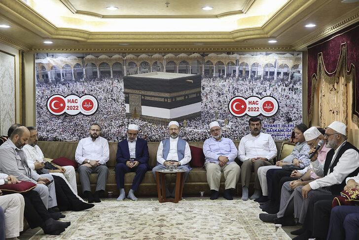 Diyanet İşleri Başkanı Erbaş, hac organizasyonunda görevli personelle bayramlaştı: G3