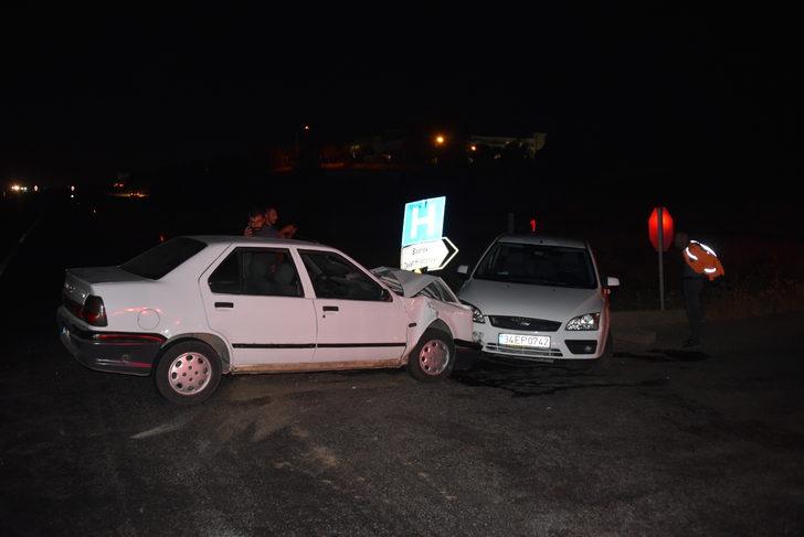Şanlıurfa'da iki otomobil çarpıştı, 5 kişi yaralandı G3