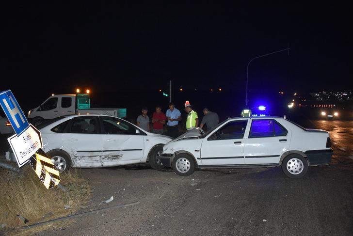 Şanlıurfa'da iki otomobil çarpıştı, 5 kişi yaralandı G4